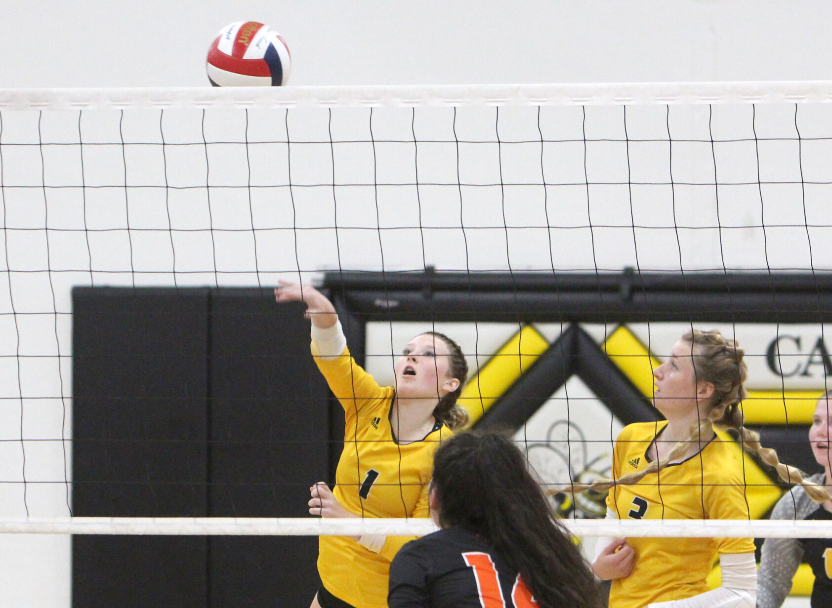 Bloomer at Cadott volleyball 9-13-22